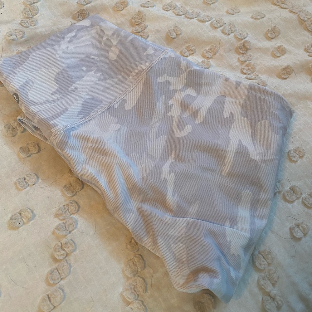 Lululemon Wunder under